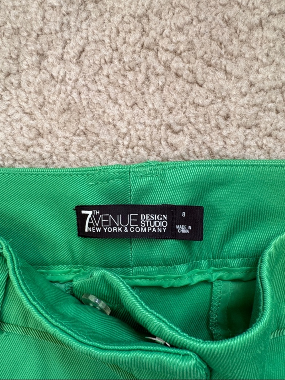 New York & Company Bright Green Cropped Pants - Picture 2 of 8